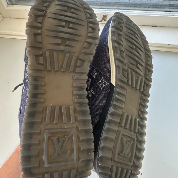 Louis Vuitton Run Away sneaker - Picture 3 of 5